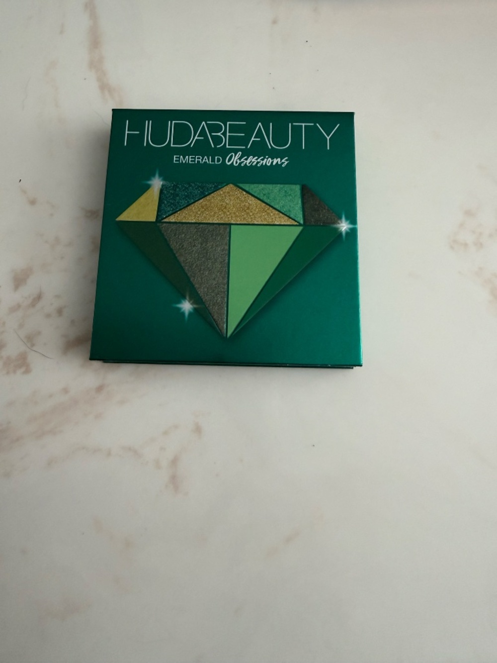 New Huda Beauty Emerald Obsessions Eyeshadow Pallette